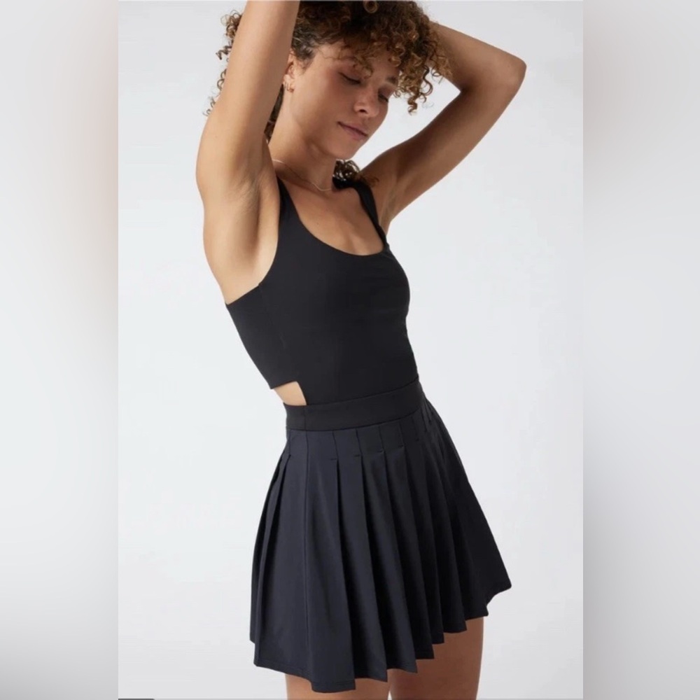 Vuori Black Sleeveless SET DRESS NWT SZ XS SOLD OUT STYLE!